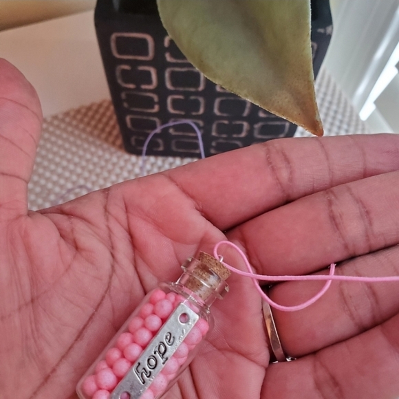"Hope" message in a bottle necklace - Picture 3 of 6